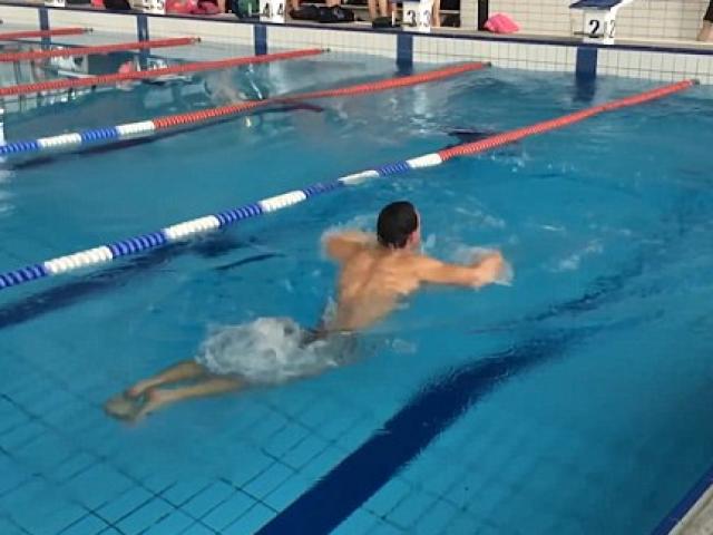 Thể thao - Kình ngư "ngoài hành tinh": Bơi ngược mọi kỹ thuật