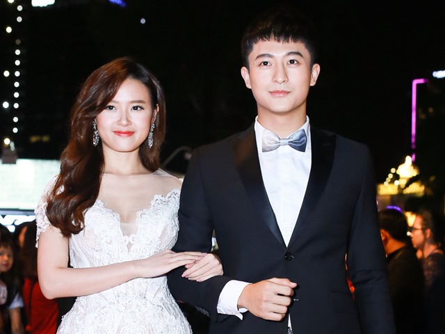 Thời trang - Midu đẹp hút mắt sánh đôi bên "người tình màn ảnh"