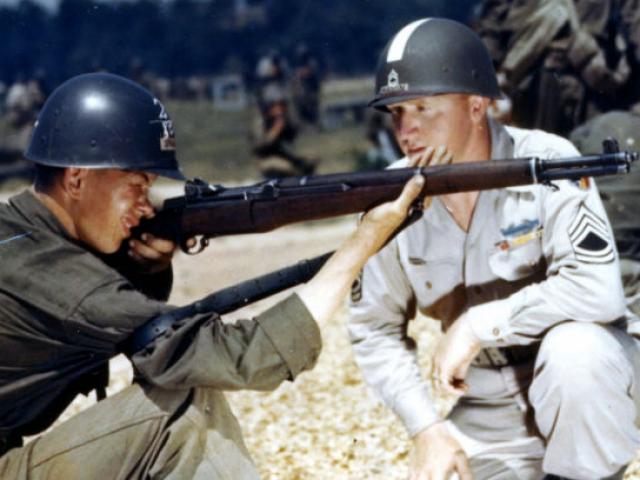 Thế giới - Khẩu súng huyền thoại quyết định cục diện Thế chiến