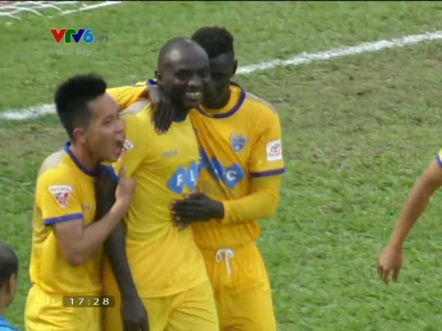 Bóng đá - Thanh Hóa - SLNA: Cú "phản lưới nhà" tai hại