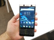 Dế sắp ra lò - Trên tay BlackBerry Mercury thiết kế đẹp, bàn phím vật lý