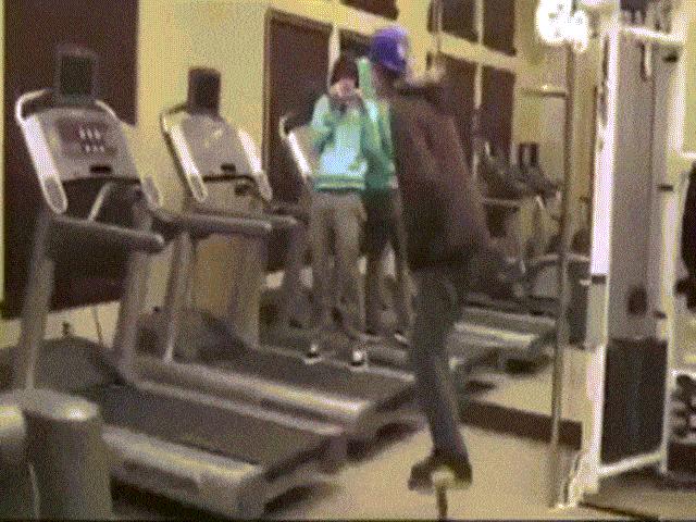 Video Clip Cười - Clip hài: Đừng dại dột "thể hiện" với máy tập chạy