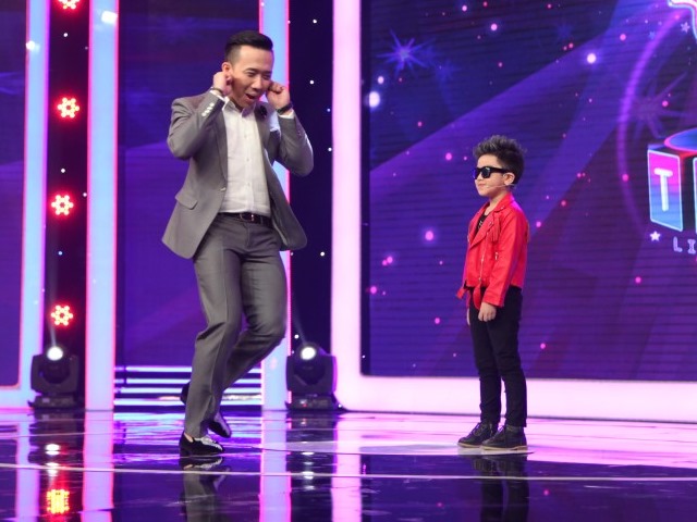 Ca nhạc - MTV - Trấn Thành bị Sơn Tùng M-TP phiên bản nhí "hành hạ"