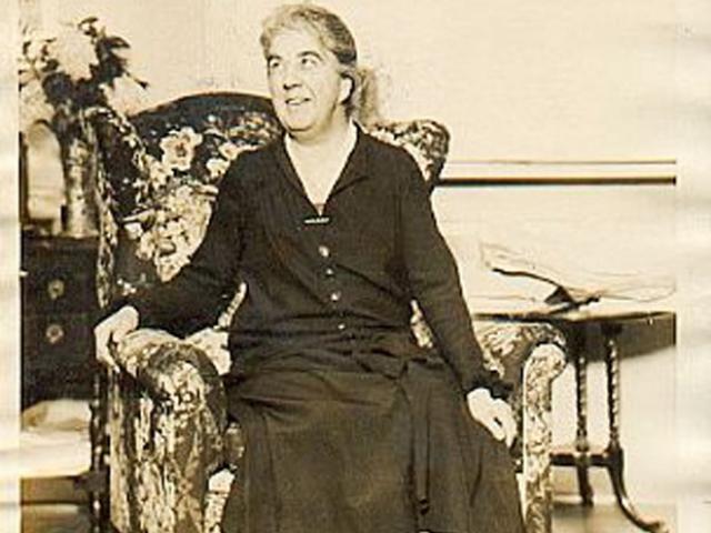 Pháp luật - Cặp đôi bị giết dã man, xung quanh rải đầy thư tình