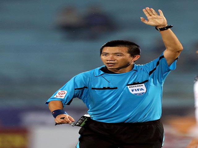 Bóng đá - Liên tục mắc lỗi vẫn đề cử trọng tài FIFA