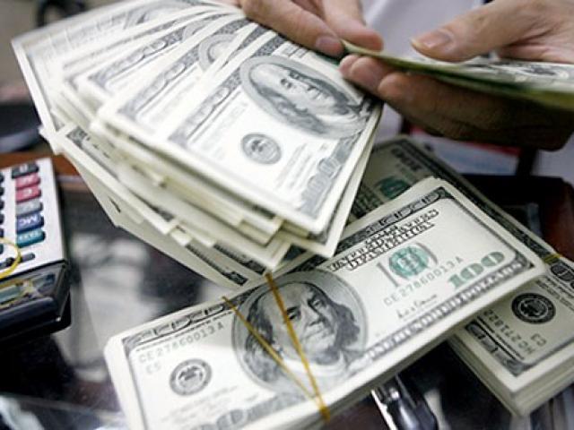 Kinh doanh - Tỷ giá USD tại các ngân hàng tiếp tục lao dốc mạnh