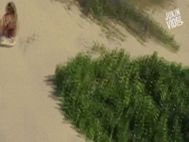 Video Clip Cười - Clip hài: Mê trượt cát và cái kết quá "thốn"