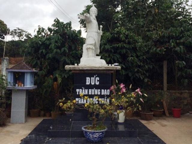 Tin tức trong ngày - Xã cấm đặt tượng danh tướng Trần Hưng Đạo trên bục