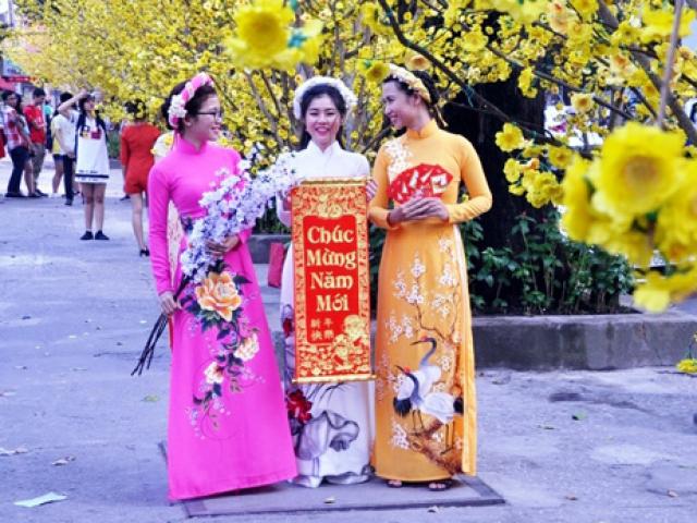 Tin tức trong ngày - Sài Gòn rực rỡ sắc xuân trên khắp các tuyến phố