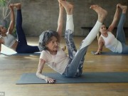 Thể thao - Siêu HLV Yoga U100: 75 năm, 1 câu &quot;thần chú&quot; trường thọ