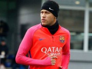 Bóng đá - Ronaldo lên đỉnh thế giới, Neymar khổ luyện với quần lạ