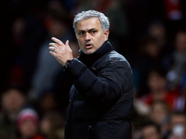 Bóng đá - MU: Mourinho tâng bốc Fellaini, muốn fan "nuốt chửng" Liverpool