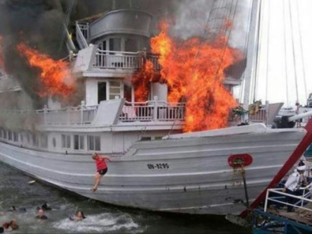 Ám ảnh những vụ cháy tàu trên vịnh Hạ Long