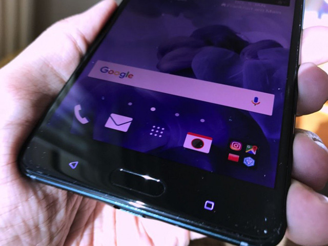 Dế sắp ra lò - HTC U Ultra xuất hiện trước giờ ra mắt