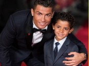 Bí quyết mặc đẹp - Quý tử nhà Cristiano Ronaldo quá bảnh và &quot;gây sốt&quot;