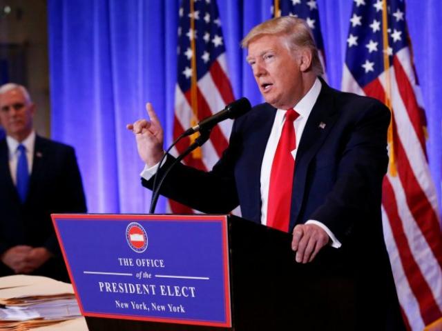 Trump giận dữ, đấu khẩu phóng viên CNN trong họp báo