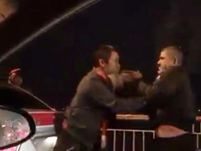 Tin tức trong ngày - Mưa rét, 2 lái xe “đấu vật” trên cầu Chương Dương