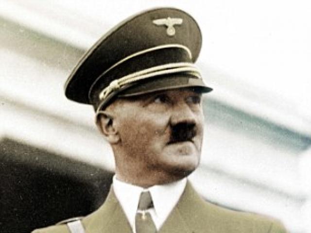 Điệp viên CIA tung bằng chứng Hitler bay tới Nam Mỹ trốn