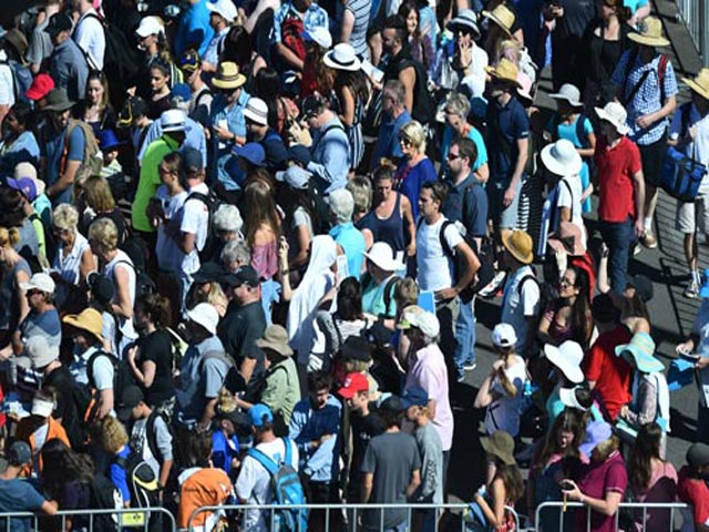 Thể thao - Australian Open ngày 1: Wawrinka khổ chiến 5 set