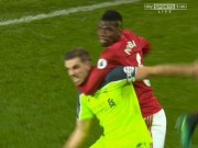 Bóng đá - MU: Pogba đánh nguội, không ăn thẻ vì trọng tài &quot;bênh&quot;?