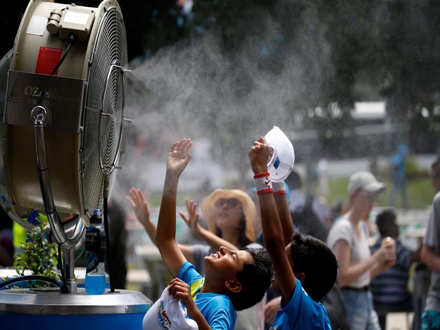 Thể thao - Australian Open ngày 2: Simon, Raonic thắng dễ