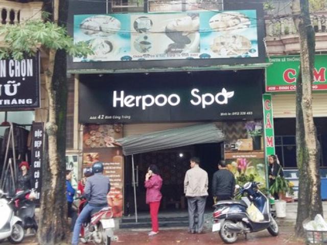 Tin tức trong ngày - Phá cửa cuốn cứu 6 người trong ngôi nhà cháy