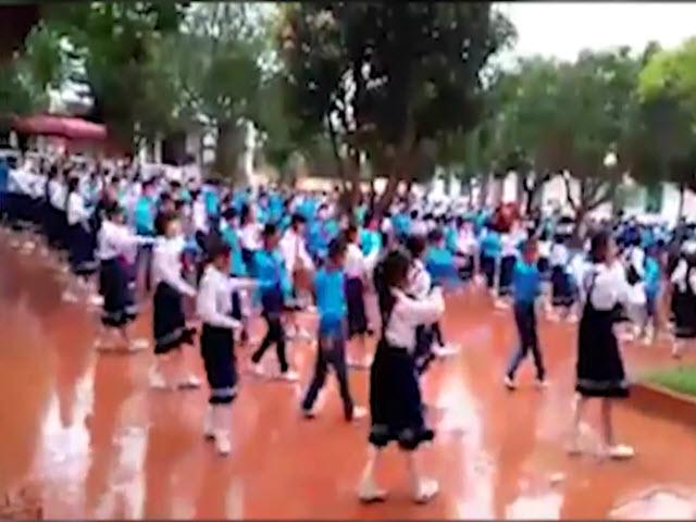 Độc đáo màn nhảy cha cha cha của 500 học sinh tiểu học