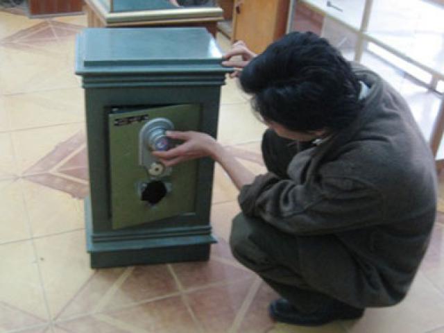 Pháp luật - Két sắt chứa 350 triệu đồng biến mất lúc rạng sáng