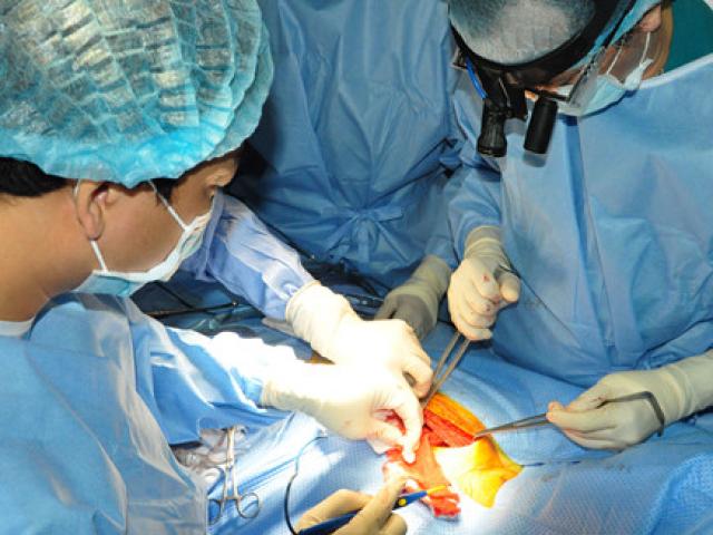 Sức khỏe đời sống - Cứu bệnh nhân bị viêm màng ngoài tim co thắt