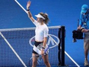 Thể thao - Australian Open: Mỹ nhân Bouchard &quot;hở bạo&quot; đẹp xuất sắc