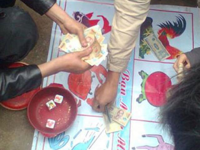 Tin tức trong ngày - Những thú vui dịp Tết cần chú ý để tránh “tiền mất tật mang”