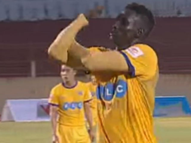 Bóng đá - Cú đấm vào đạo đức