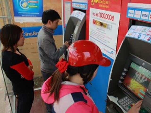 Kinh doanh - Cận Tết, lo ATM hết tiền, giao dịch online nghẽn