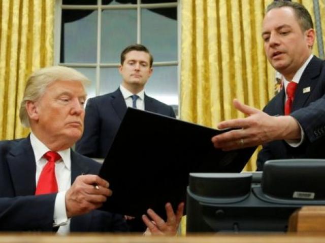 Thế giới - Nhà Trắng của Trump "thề" quyết chiến với truyền thông