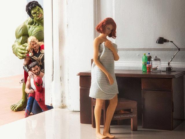 Tranh vui - Bật mí cuộc sống thường ngày của các "siêu anh hùng"