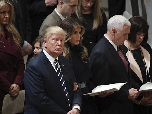 Thế giới - Ngày đầu là Tổng thống, Trump gặp rắc rối với… chính tả