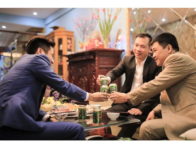 Thị trường - Tiêu dùng - Cùng xạ thủ Hoàng Xuân Vinh chọn quà tết đúng chuẩn Miền Trung