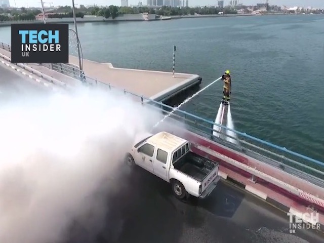 Video: Lính cứu hỏa Dubai dùng ”khinh công” để chữa cháy