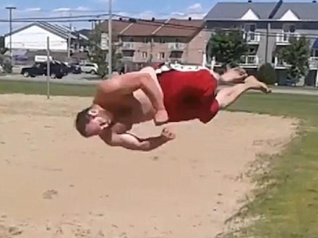 Thể thao - Gã bụng bia &amp; biệt tài nhảy xoáy "kung-fu gấu trúc"