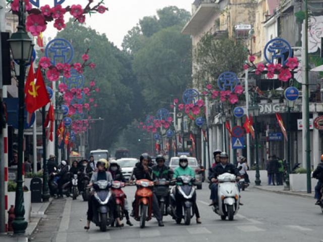 Tin tức trong ngày - Đón Tết Đinh Dậu, phố phường Hà Nội không còn lòe loẹt