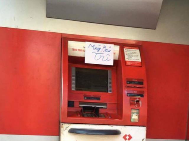 Kinh doanh - Hết kẹt tàu xe, dân Sài Gòn lại khổ vì ATM hết tiền