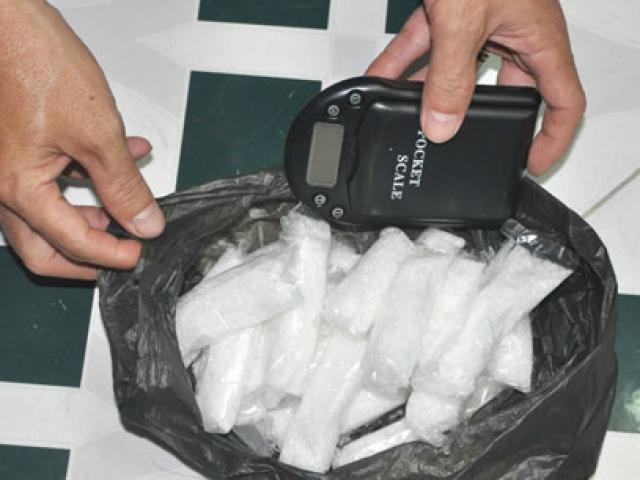 Pháp luật - Triệt phá boongke ma túy của "nữ quái" mang 4 tiền án