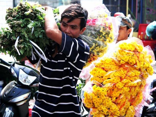 Thị trường - Tiêu dùng - Kiếm chục triệu mỗi ngày ở chợ hoa tươi sầm uất nhất Sài Gòn