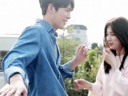 Phim - Lee Min Ho phải &quot;dè chừng&quot; vì bạn gái diễn cảnh yêu trai lạ