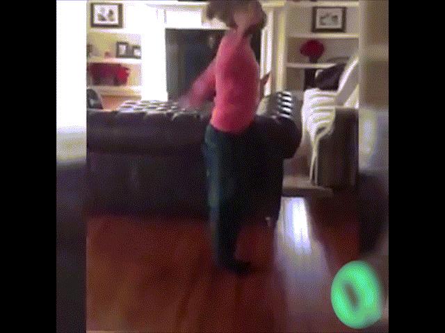 Video Clip Cười - Clip hài: Muốn làm "dancer" không phải dễ dàng