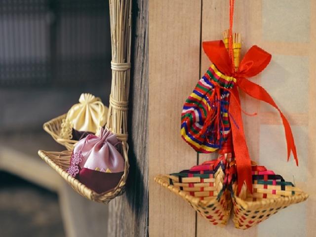 Thế giới - Vì sao người Hàn Quốc đốt tre, treo xẻng ngày Tết?