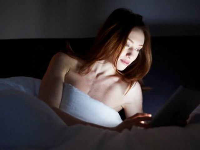 Bạn trẻ - Cuộc sống - Bí mật tày trời trong cái thẻ nhớ điện thoại bé tẹo