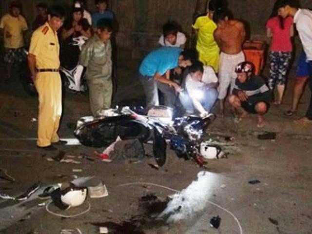 Tin tức trong ngày - Xe máy chở một gia đình bị tông, 6 người trọng thương