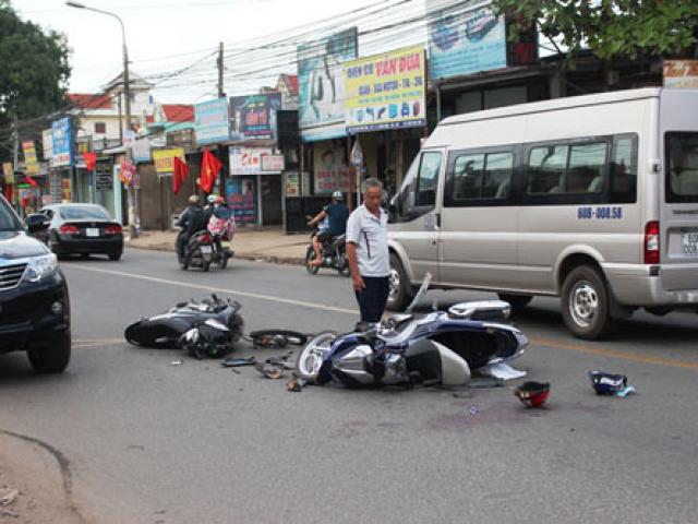 Tin tức trong ngày - Bé 4 tuổi nguy kịch sau va chạm xe máy chiều mùng 3 Tết