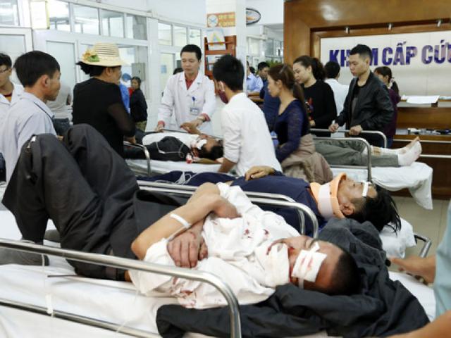 Tin tức trong ngày - Bé trai 2 tuổi bị tàu điện trò chơi tông tử vong